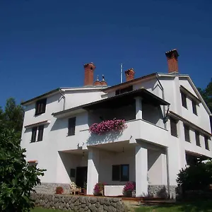 https://apartments-kinkela.in-istria.net
